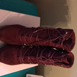 Women's Burgundy Lace-Up Boots